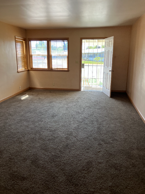305 West Avenue J 10 - Photo 3 of 16