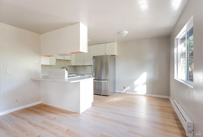 1608 Daphne Dr #B - Photo 2 of 11