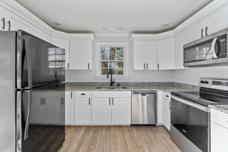 4865 Hampshire Ave - Photo 4 of 5