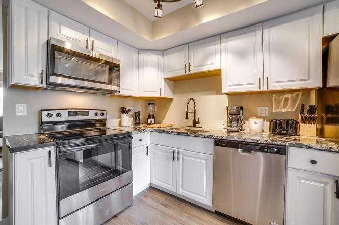 1136 Camellia Dr #3 - Photo 3 of 7