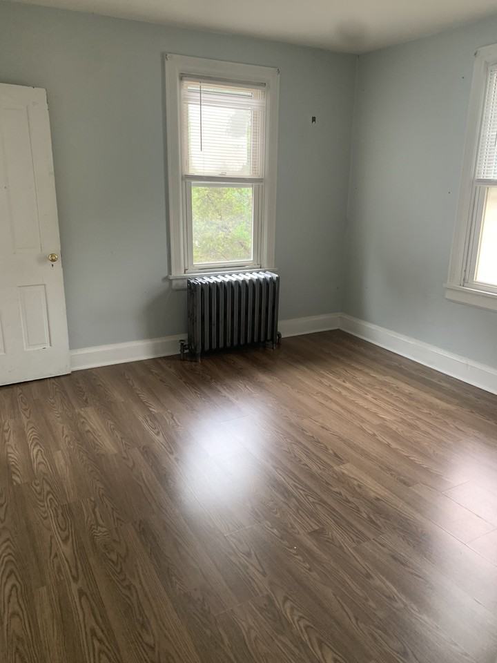 201 S Willow St #2 - Photo 3 of 9