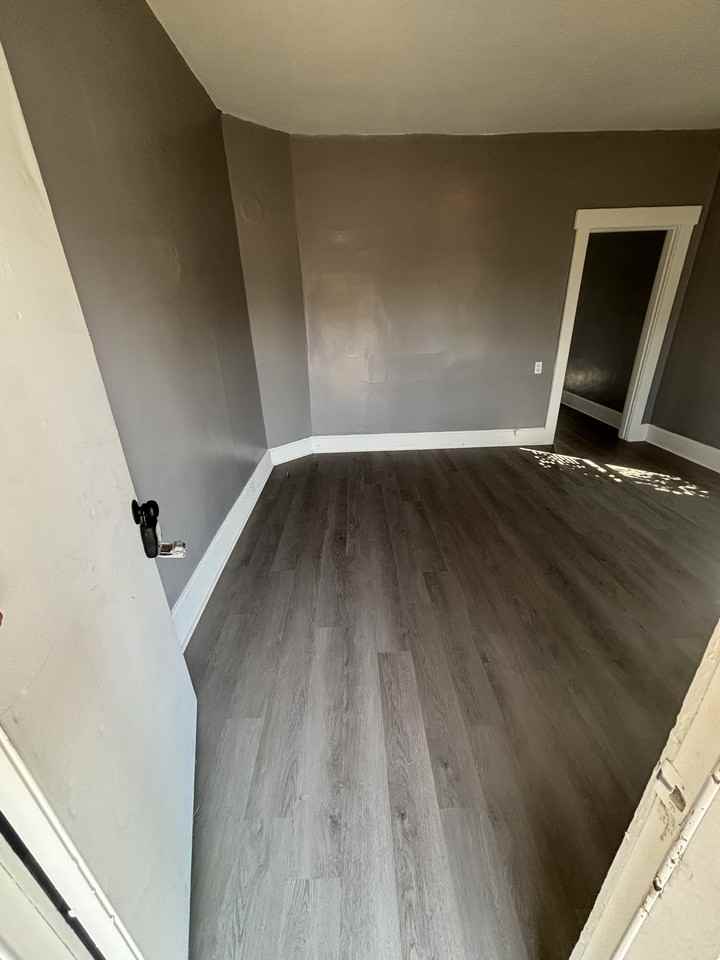 2019 & 2021 Roosevelt Blvd #2021 - Photo 2 of 19