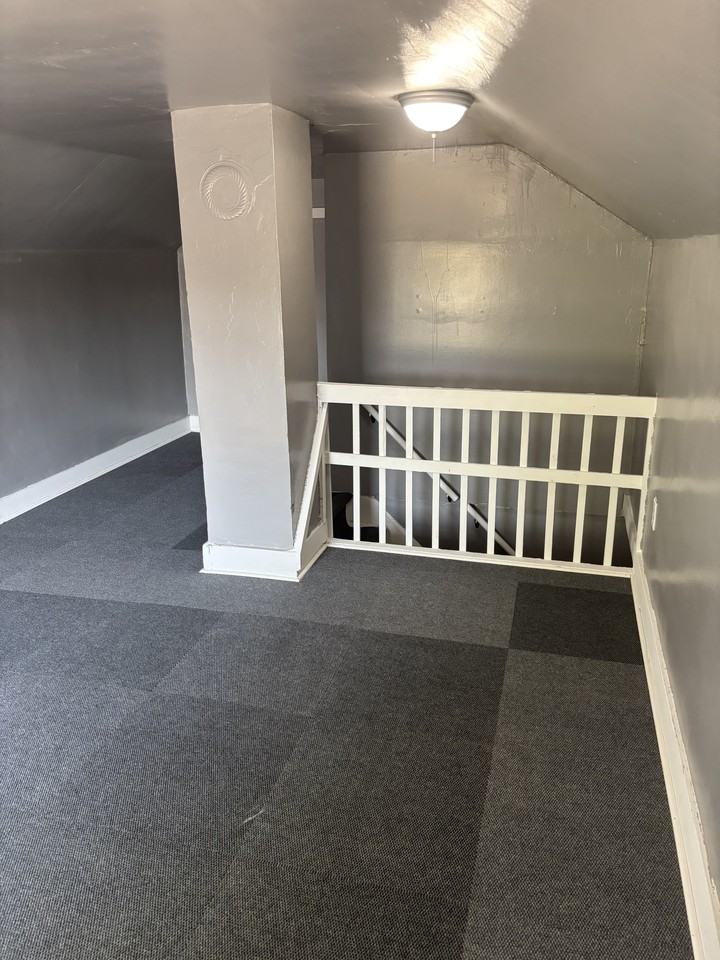 2019 & 2021 Roosevelt Blvd #2021 - Photo 5 of 19