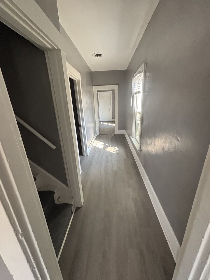 2019 & 2021 Roosevelt Blvd #2021 - Photo 7 of 19