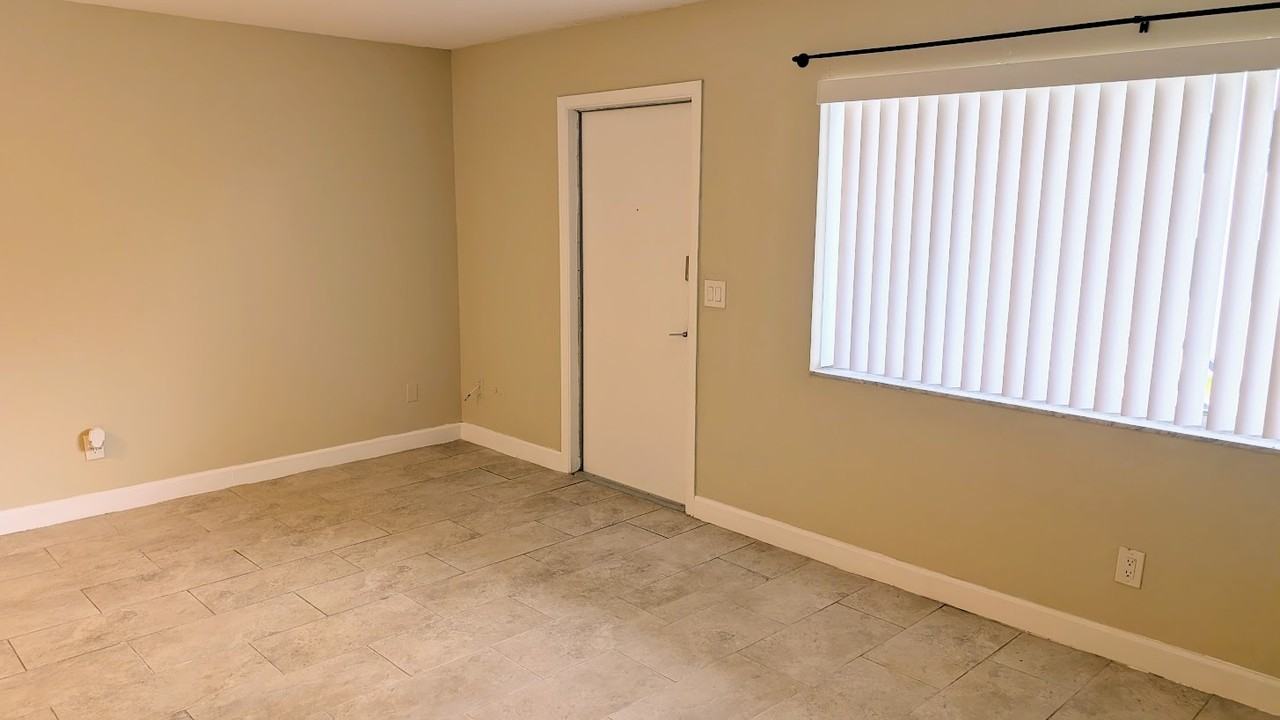 1693 2nd Avenue North #7 - Photo 7 of 15