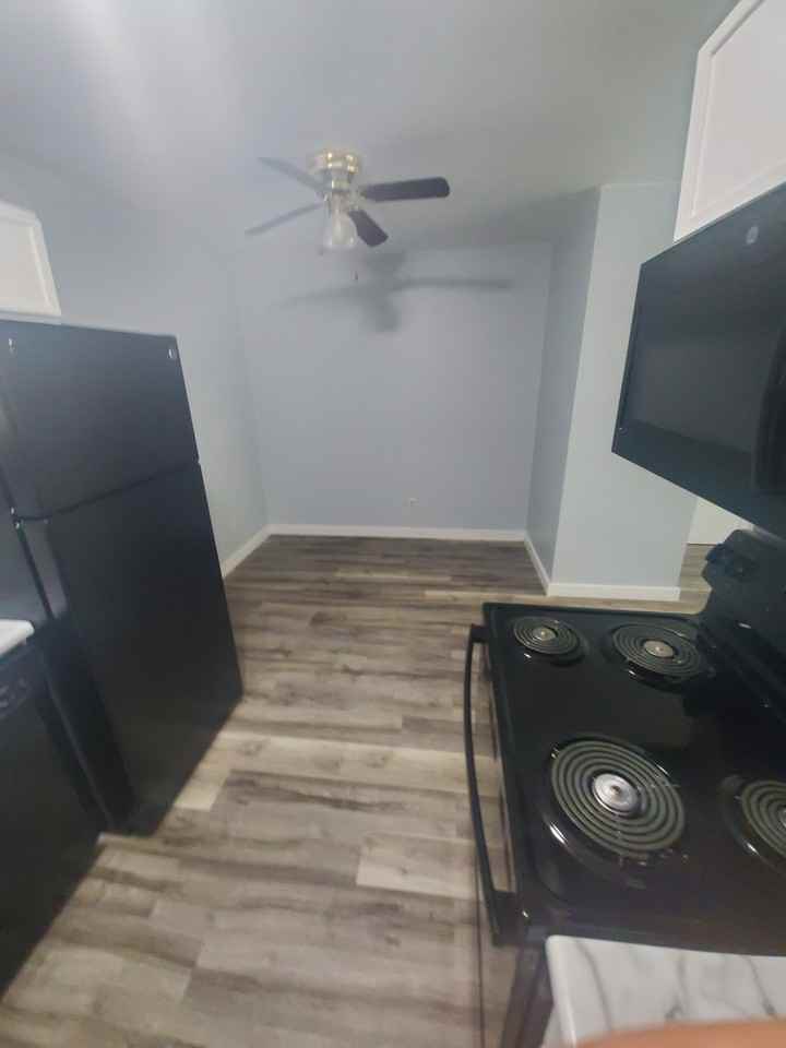 1716 La Crescent St #77 - Photo 7 of 21