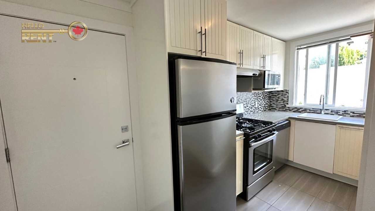 130 Lonsdale Avenue #102 - Photo 4 of 11