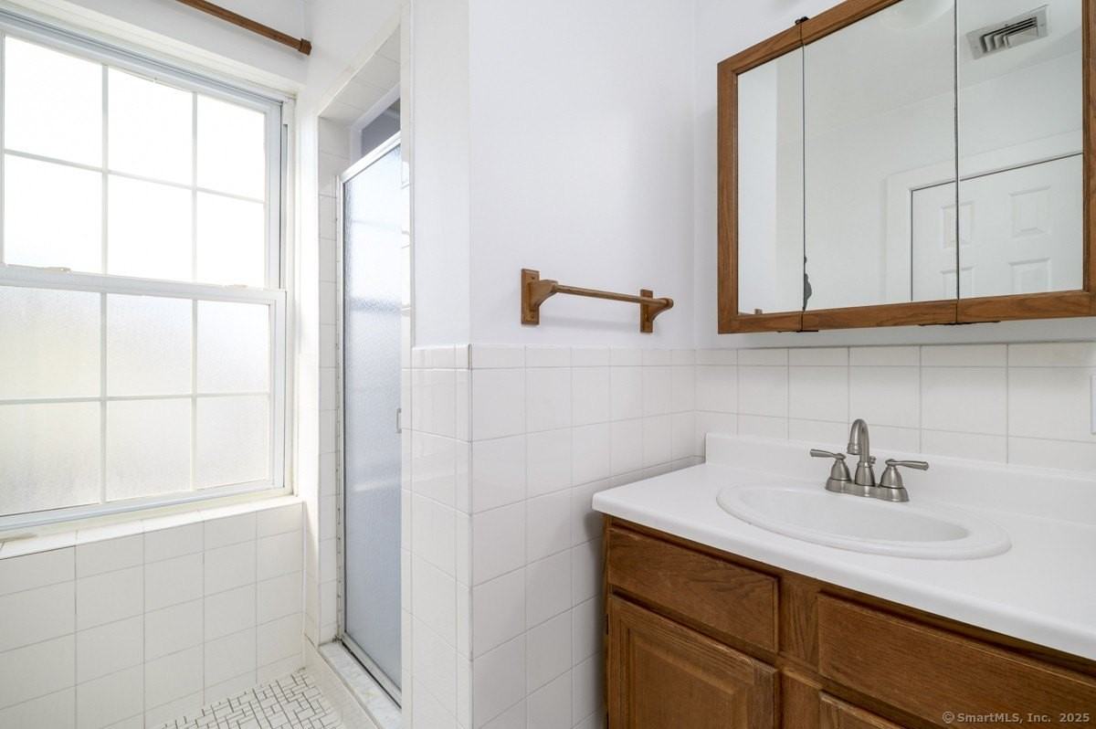 104 East Ave #2ndFL - Photo 3 of 20