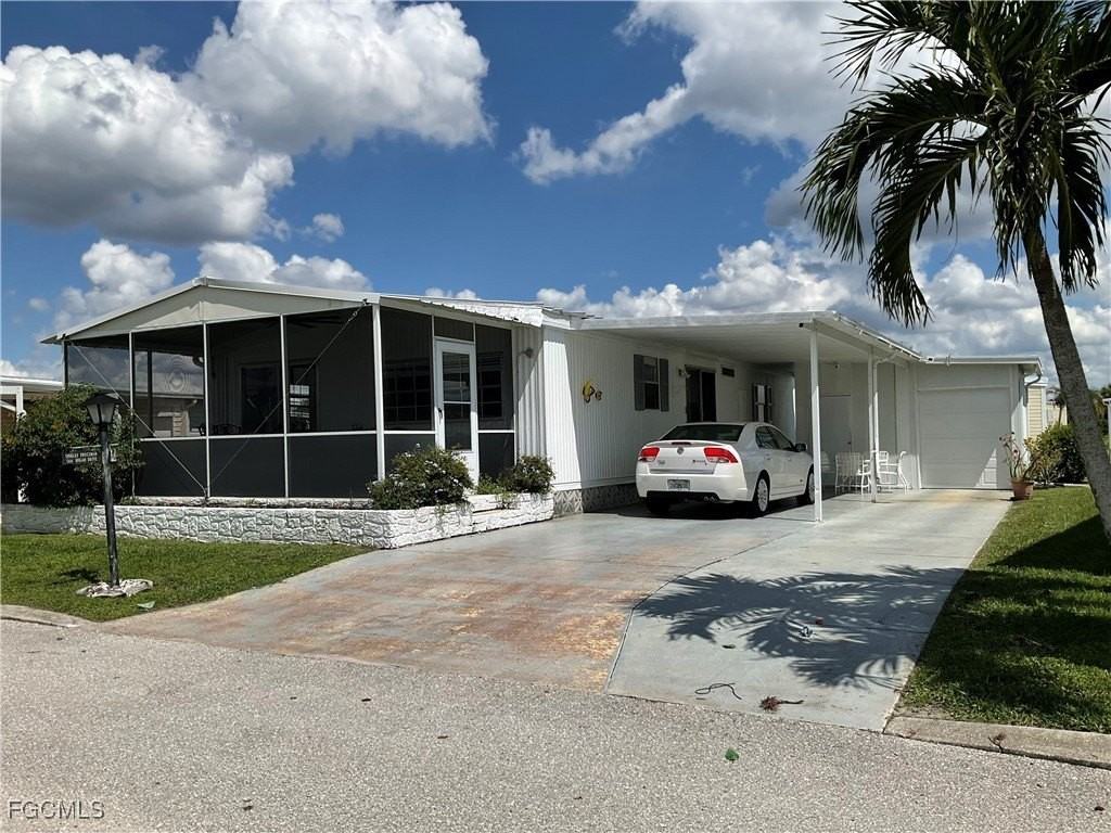 566 Hogan Dr - Photo 2 of 25