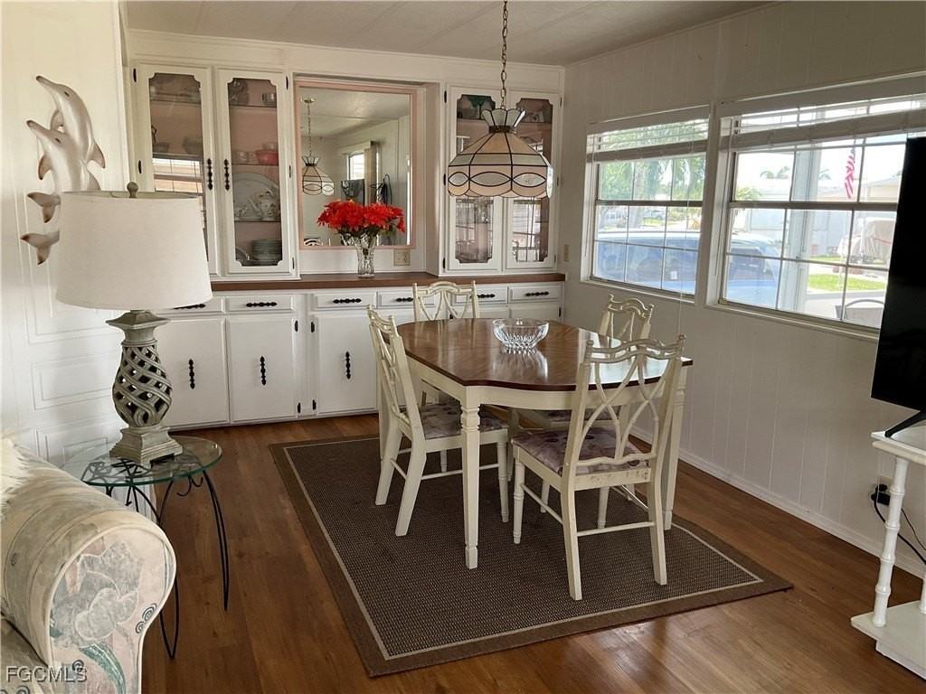 566 Hogan Dr - Photo 5 of 25