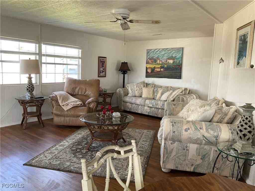 566 Hogan Dr - Photo 6 of 25