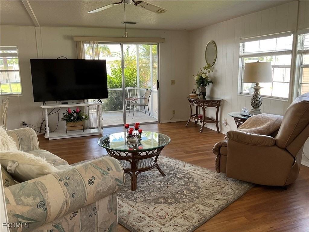 566 Hogan Dr - Photo 7 of 25