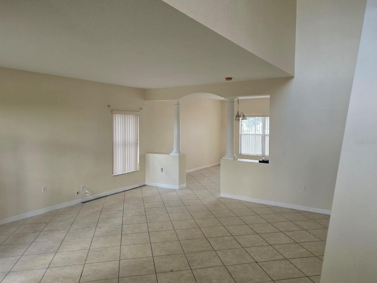 442 Mulberry Ct - Photo 2 of 21