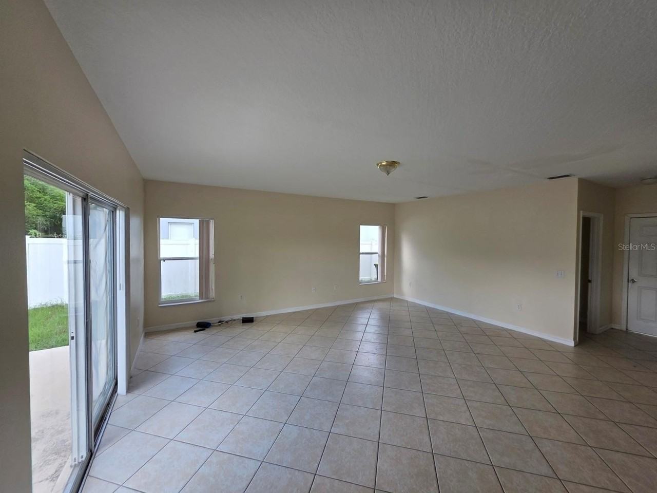 442 Mulberry Ct - Photo 6 of 21