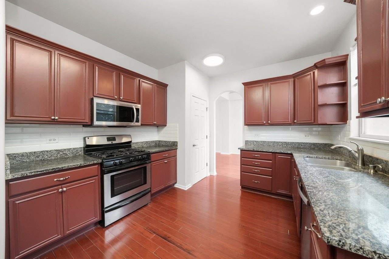 3251 Thunderbird Ct E - Photo 2 of 23