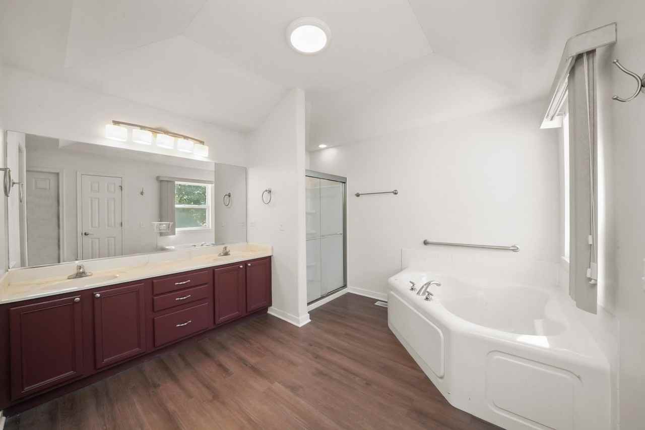 3251 Thunderbird Ct E - Photo 5 of 23