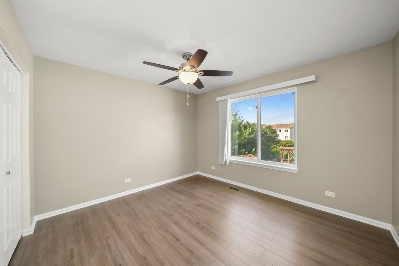 3251 Thunderbird Ct E - Photo 7 of 23