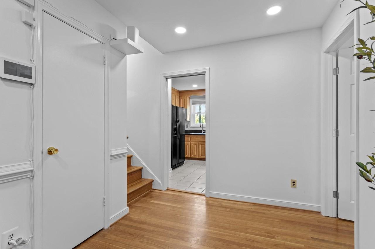 Frankmont Rd - Photo 3 of 28