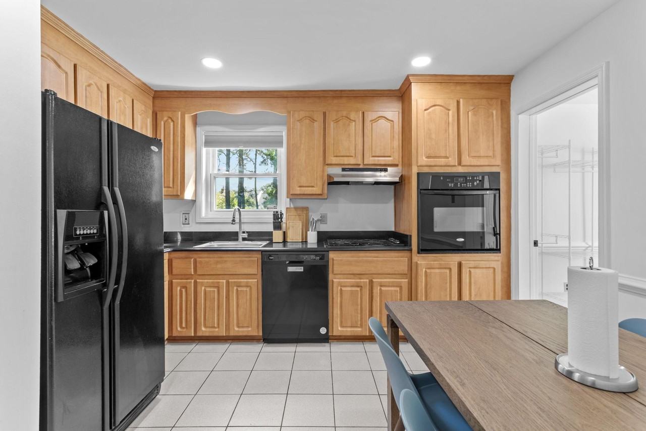 Frankmont Rd - Photo 7 of 28