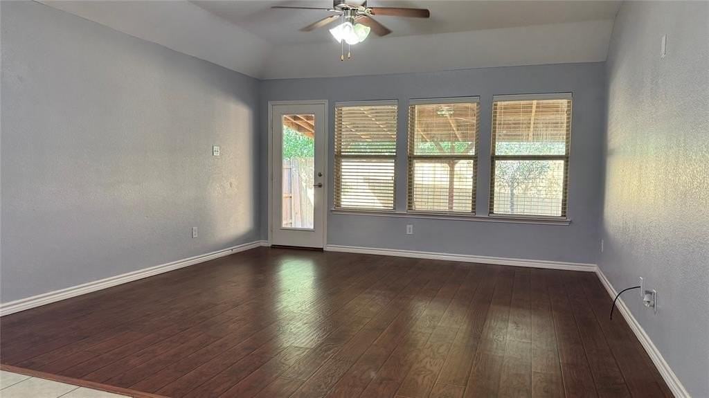 5922 Harbor Glen Drive - Photo 5 of 19