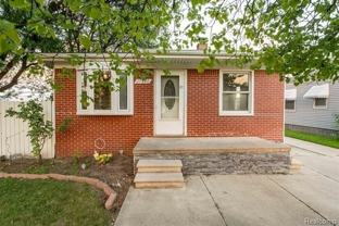 27390 Seyburn Ave - Photo 1 of 1