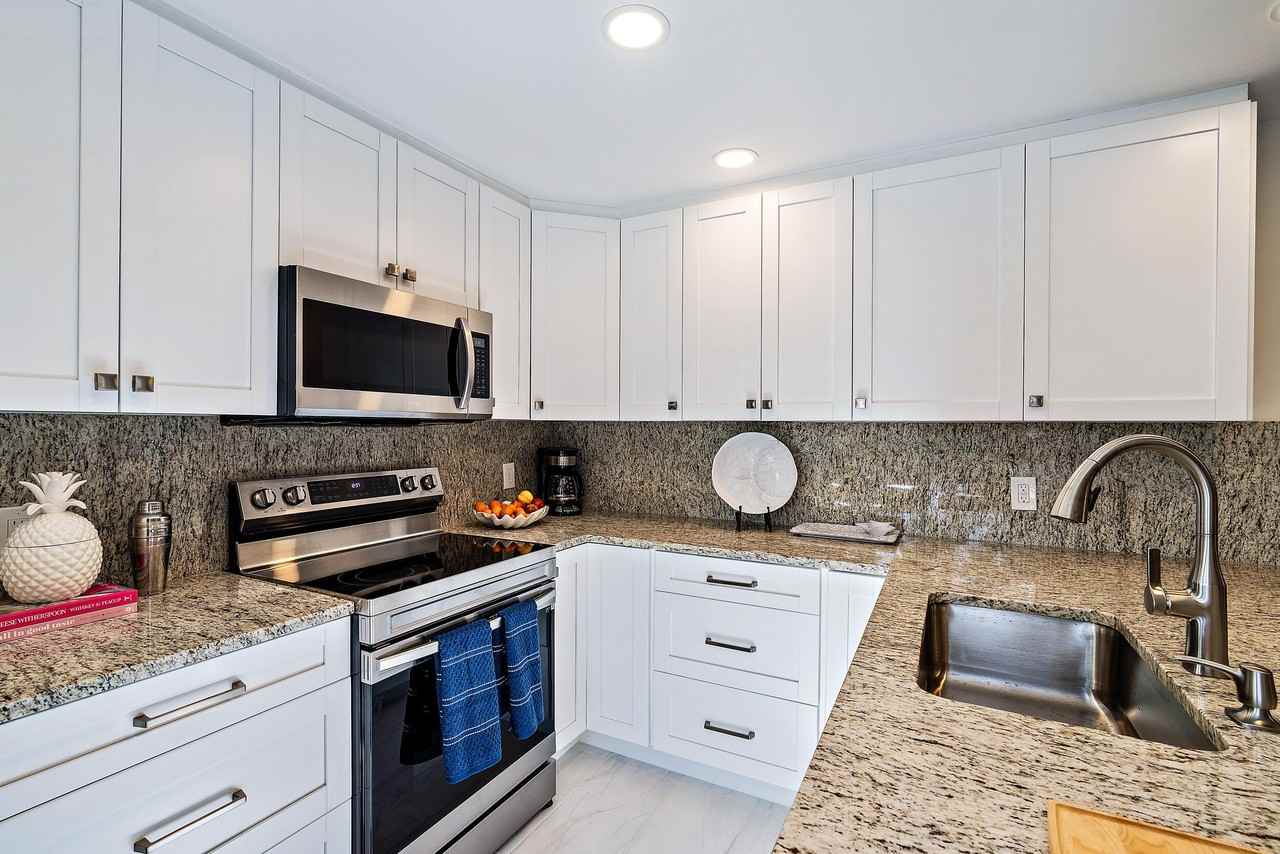 2316 23rd Court - Photo 4 of 23