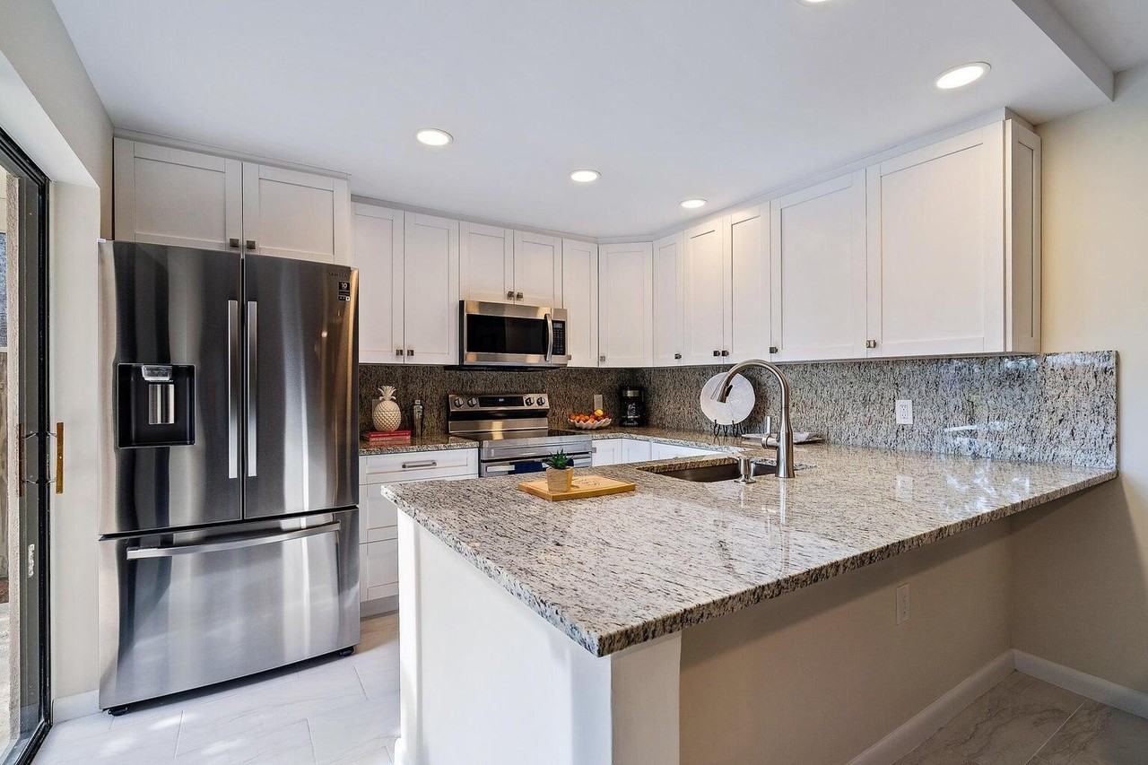 2316 23rd Court - Photo 5 of 23