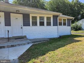 201 Kinsley Rd - Photo 1 of 1