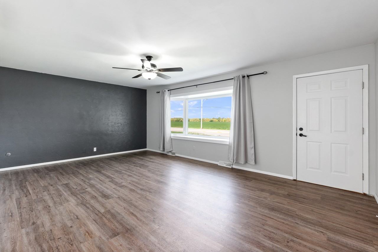 815 Bronk Rd - Photo 2 of 25
