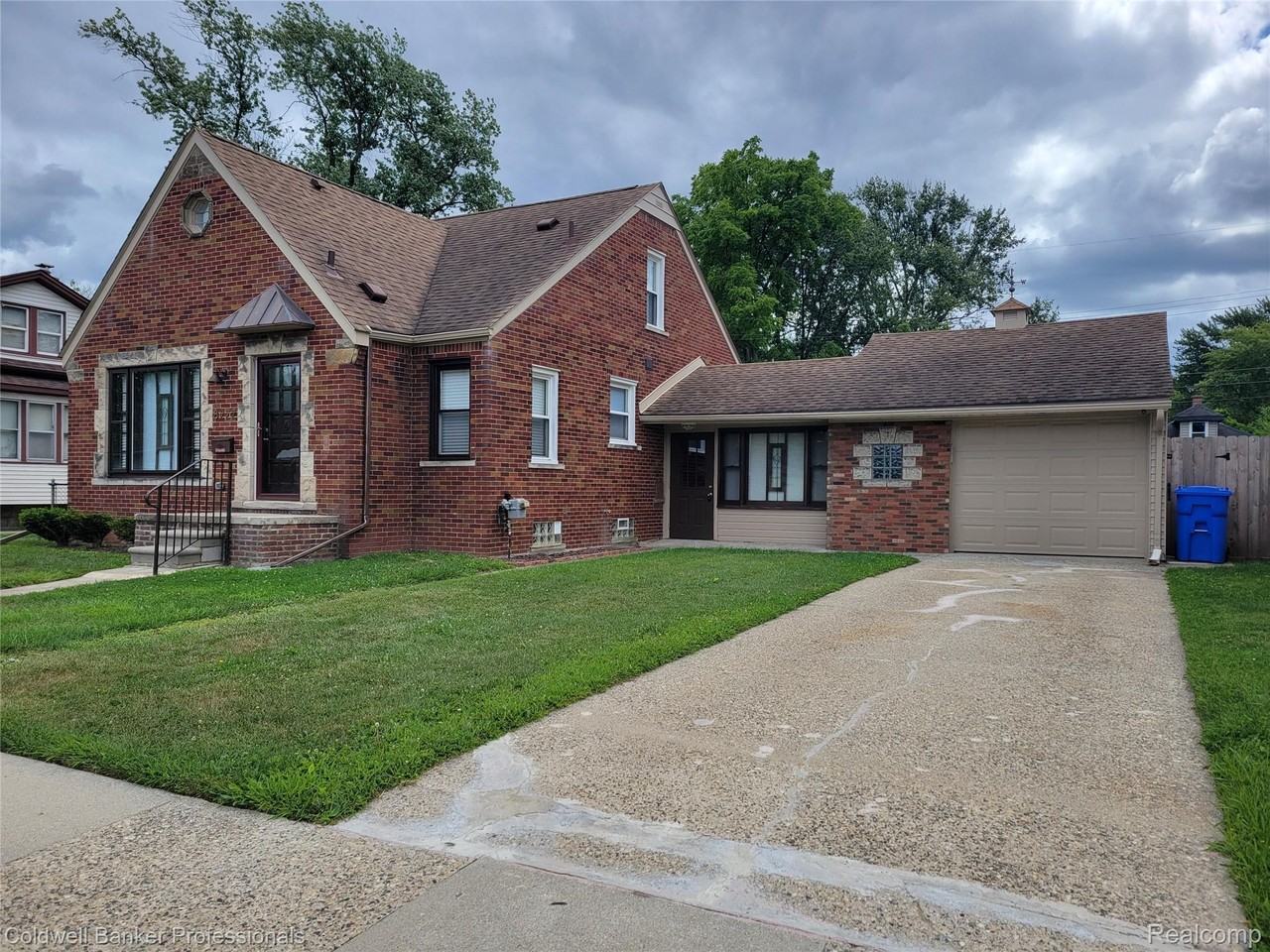 8222 Hupp Ave - Photo 2 of 24