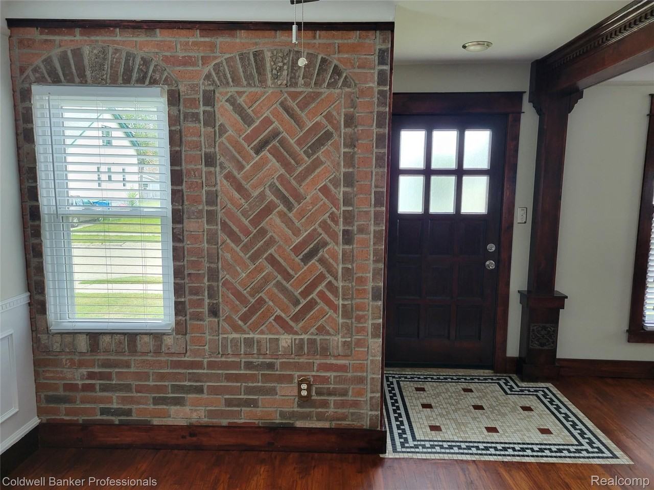 8222 Hupp Ave - Photo 4 of 24