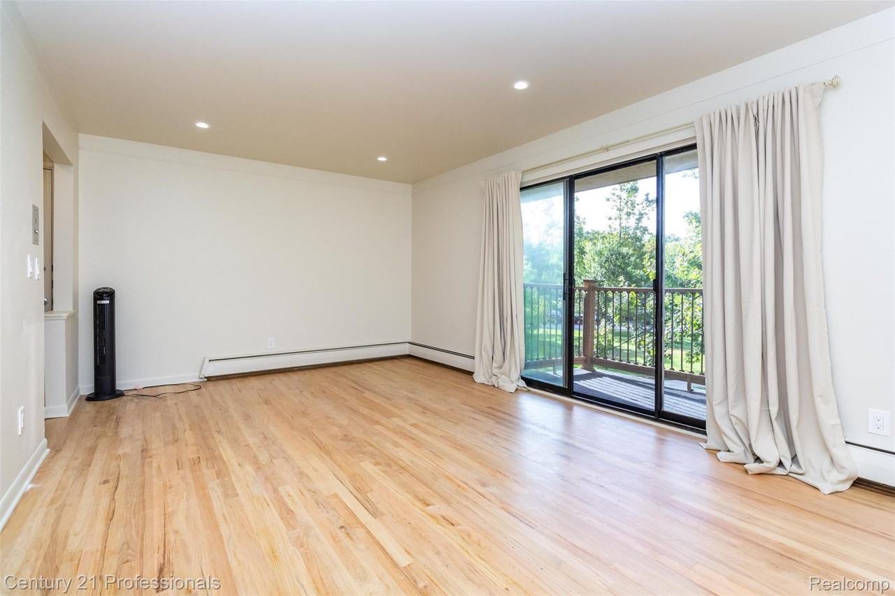 1233 Island Dr - Photo 7 of 38