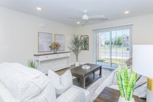 featured image of 2601 N Cresthaven Ave