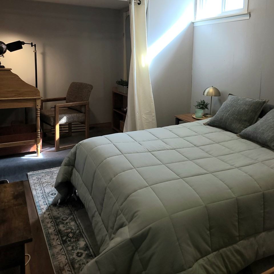 371 High Street North - Photo 2 of 11