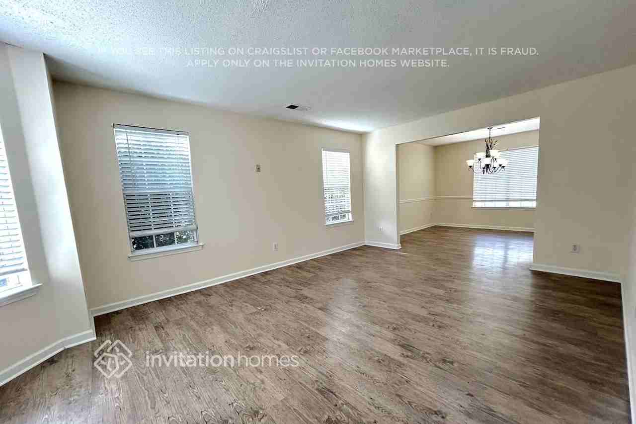 2204 Eagles Nest Cir - Photo 2 of 19