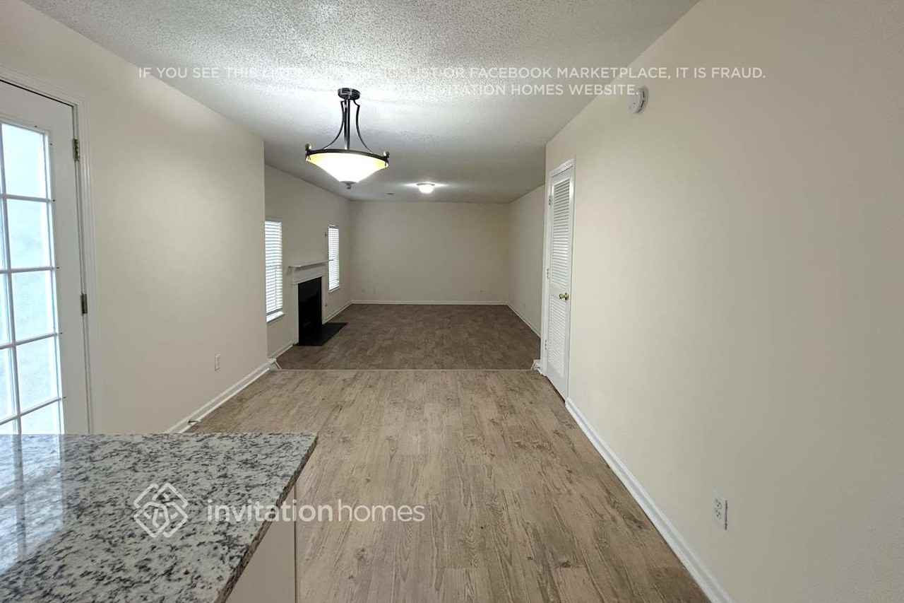 2204 Eagles Nest Cir - Photo 3 of 19