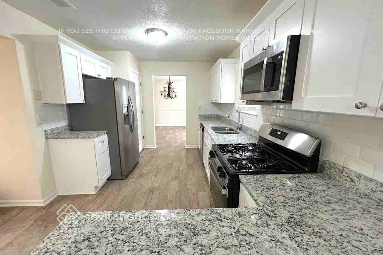 2204 Eagles Nest Cir - Photo 6 of 19