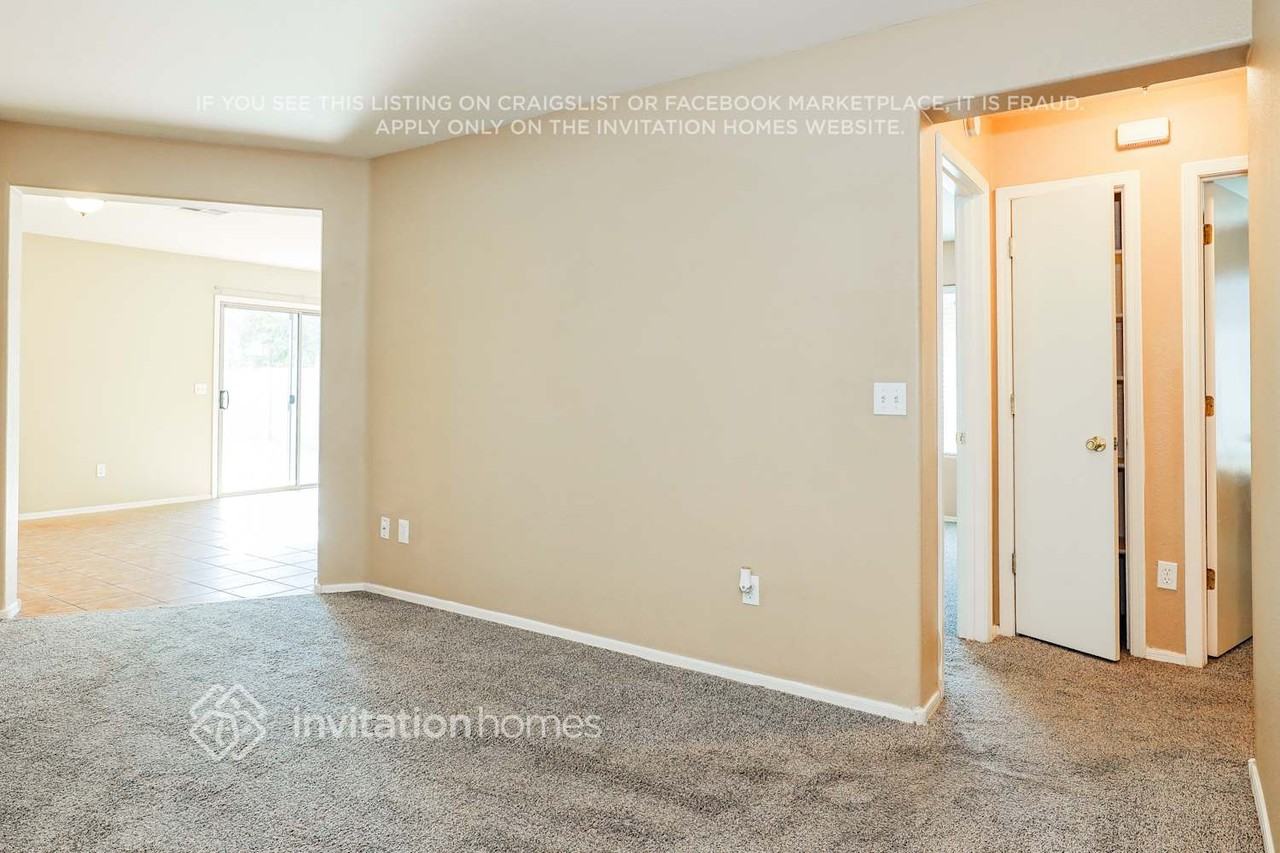 19297 North Ibiza Lane - Photo 3 of 17