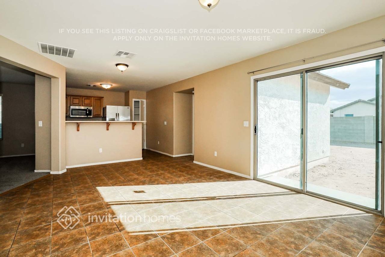 19297 North Ibiza Lane - Photo 6 of 17