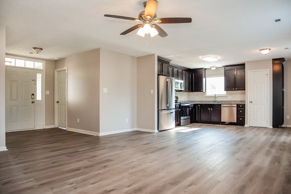 9912 Peppermint Ln - Photo 4 of 16