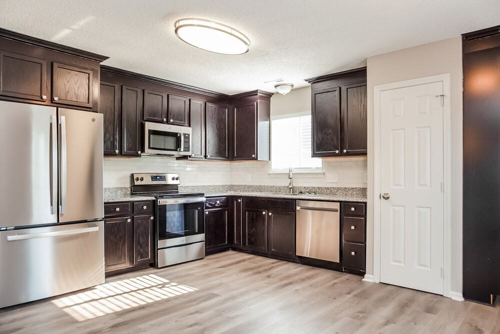 9912 Peppermint Ln - Photo 6 of 16