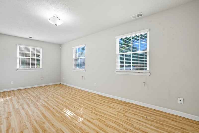 712 Biltmore Dr - Photo 6 of 32