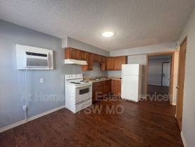 728 E Walnut St #1 - Photo 1 of 1