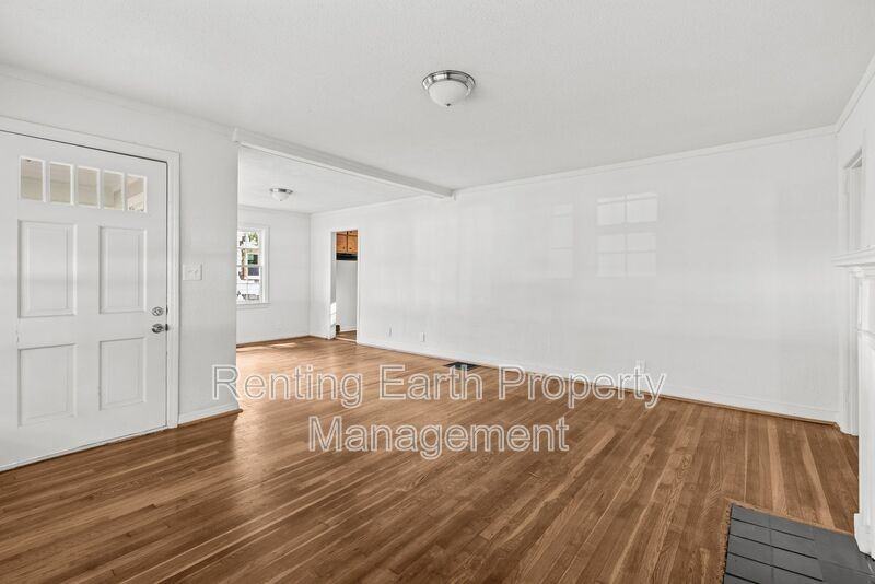 832 Meadowbrook Dr - Photo 2 of 18