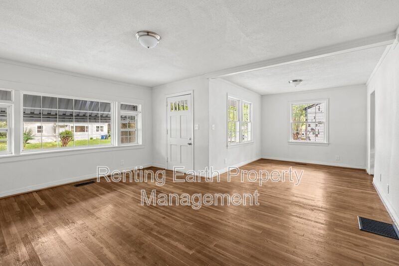 832 Meadowbrook Dr - Photo 3 of 18