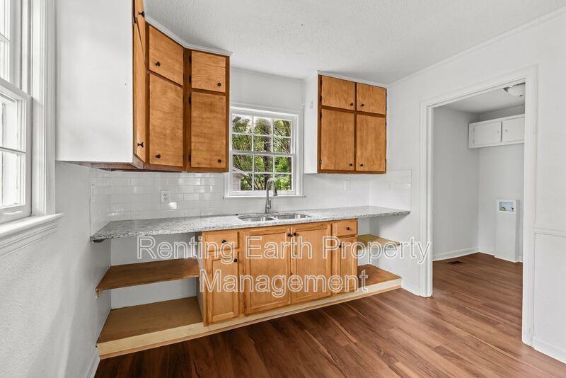 832 Meadowbrook Dr - Photo 5 of 18