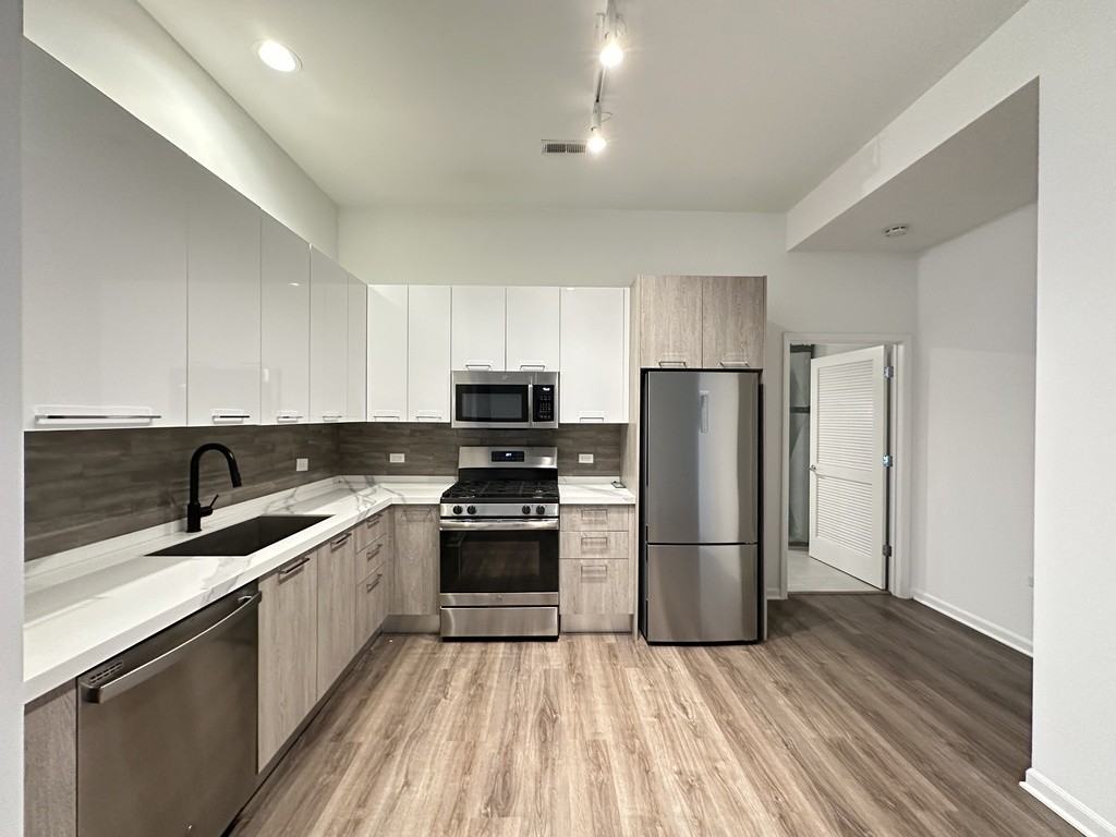 2550 South Wabash Avenue #405 - Photo 2 of 21