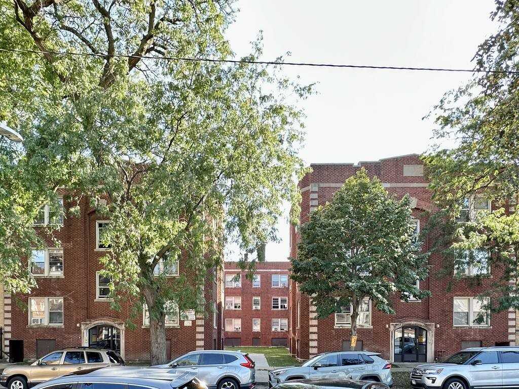 4033 W Melrose St #1E