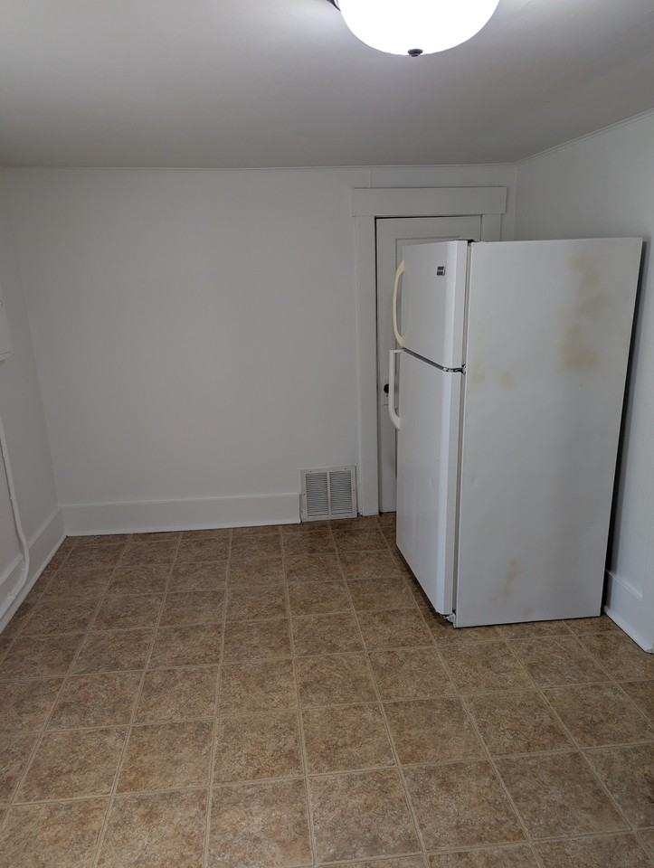 809 East High Street - Photo 2 of 12