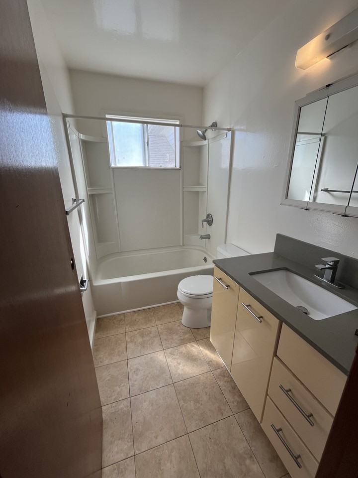 Francisco Apartments - Photo 4 of 14